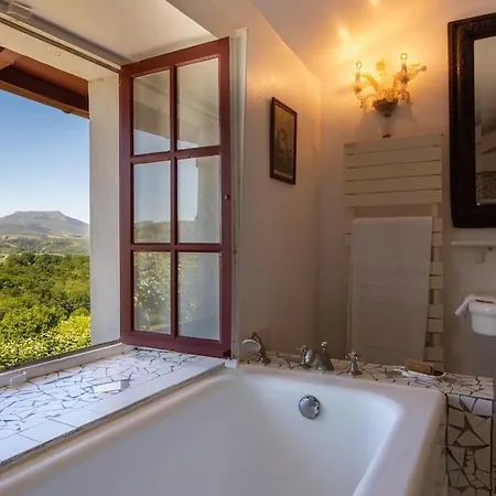 Magnifique Maison Basque Du 18eme Avec Vue Exceptionnelle Saint-Pee-sur-Nivelle